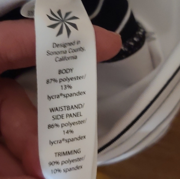 Athleta White & Black Striped Relay 2.0 Capri Leggings - Picture 15 of 15